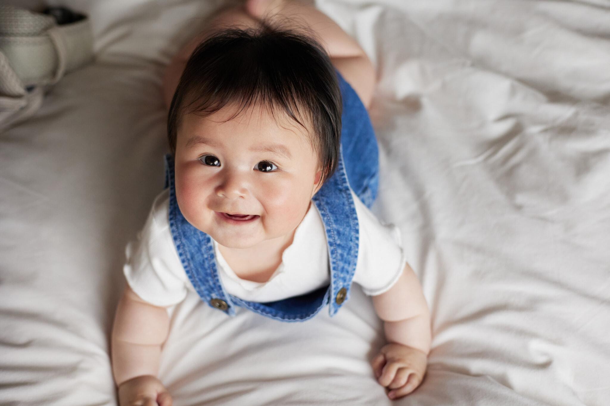Babybjörn Vol.4 Bouncer Bliss featuring Arisa Wada with Baby