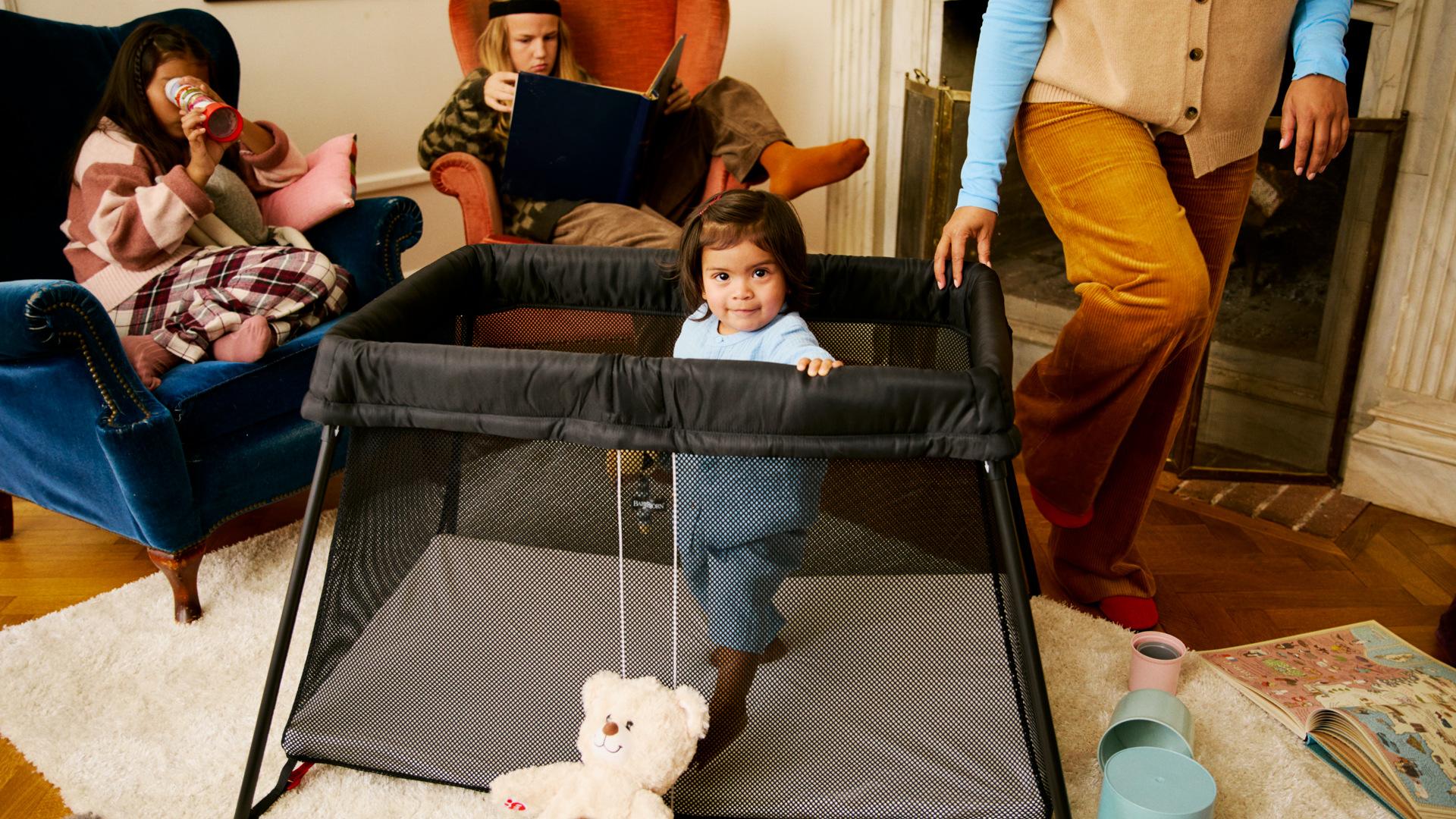Where holiday memories begin, Baby Carrier Harmony and travel crib for the holiday season