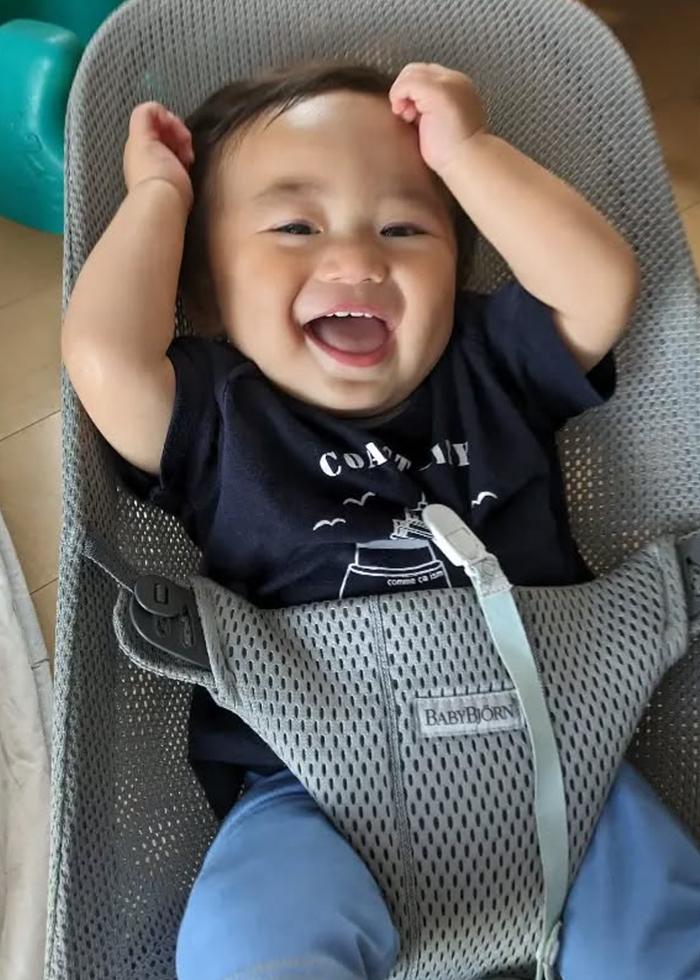 everyones enjoy bouncing BabyBjörn